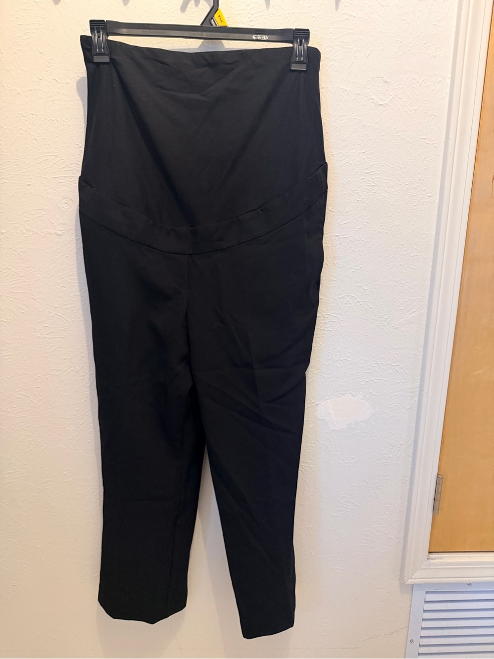 H&M Black Maternity Capri Pants